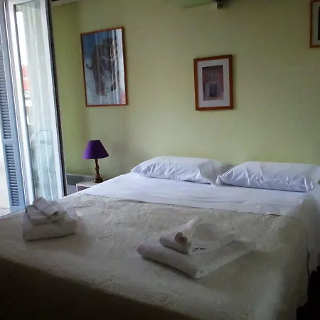 In Rue Halevy Apartment