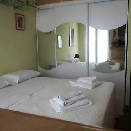 In Rue Halevy Apartment *