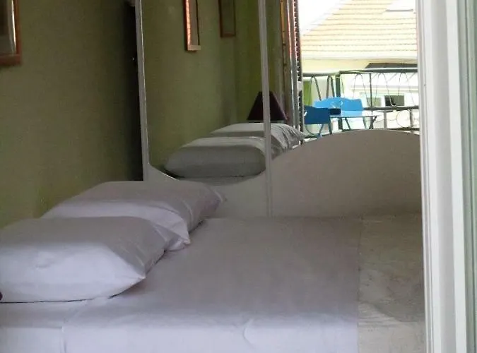 Appartement In Rue Halevy Nice